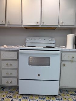 GE Electric Stove & Oven