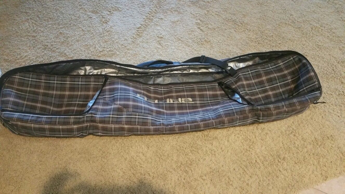 DaKine.....Snowboard Bag. SNOW BOARD