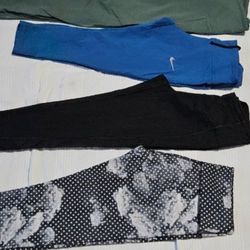 Leggings Size  M 