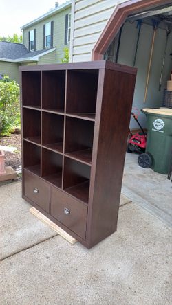 Storage cabinet