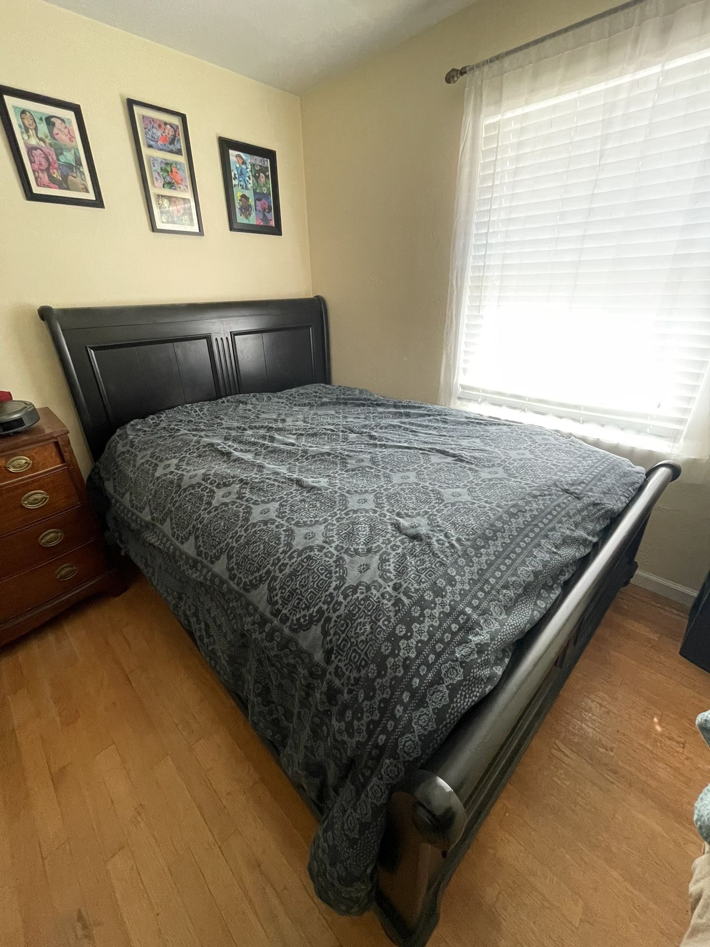 Queen Size Bed Set