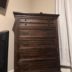 Chest drawer 5 plus a jewelry/hiding drawer inside