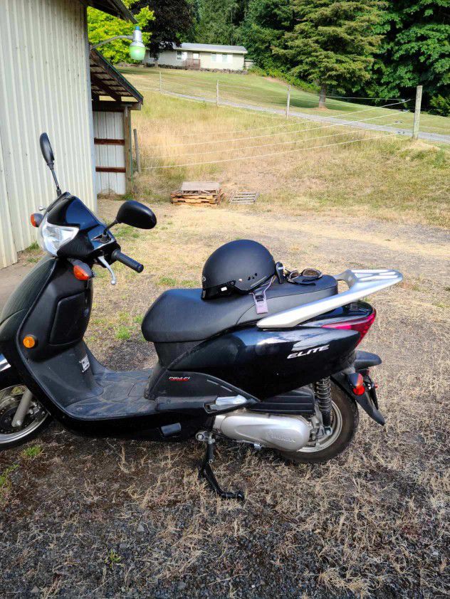 Photo 2010 Honda NHX110 Scooter 818 Miles Only