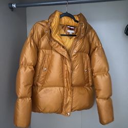 Tommy Hilfiger Puffer Jacket – Size M – Like New – $150
