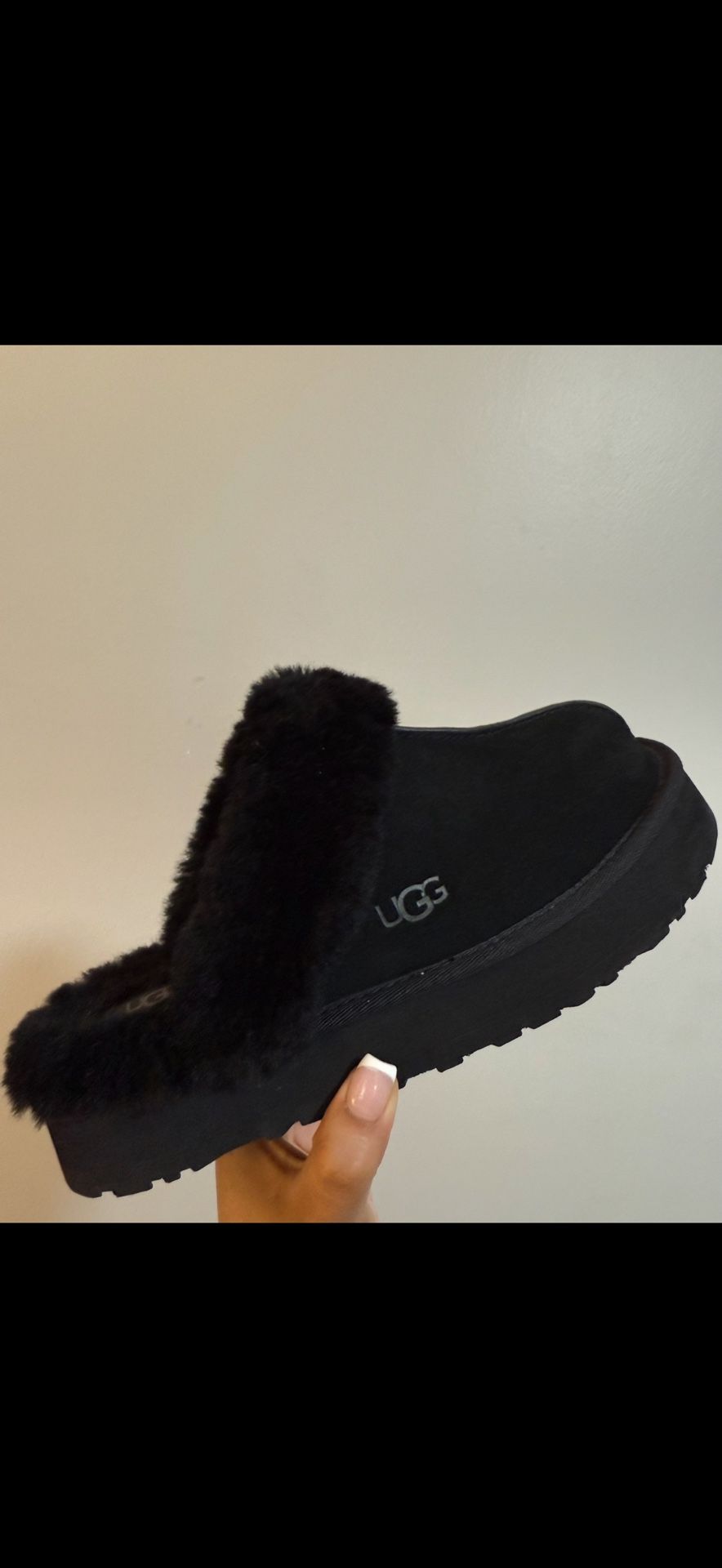 Black Uggs