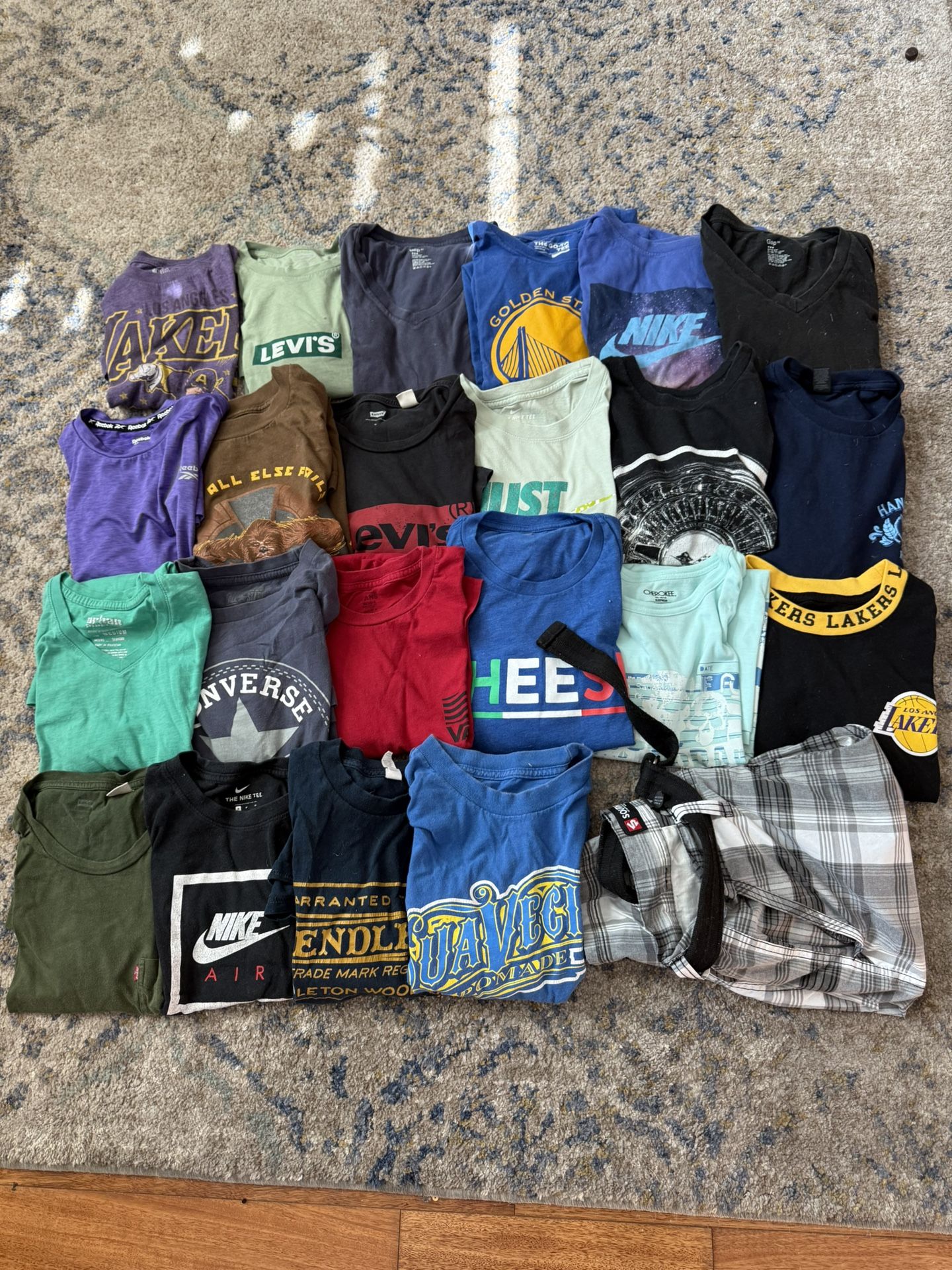 Men’s T-shirts Size Medium