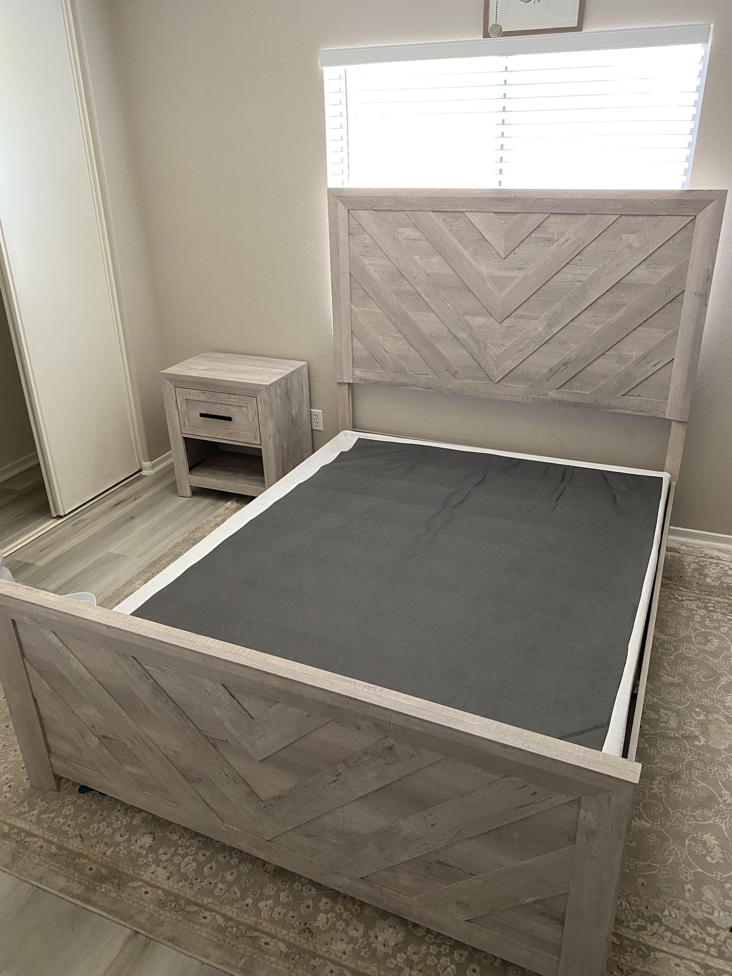 Queen Bedroom Set