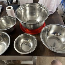 Set Of Stainless Steel Mixing Bowls