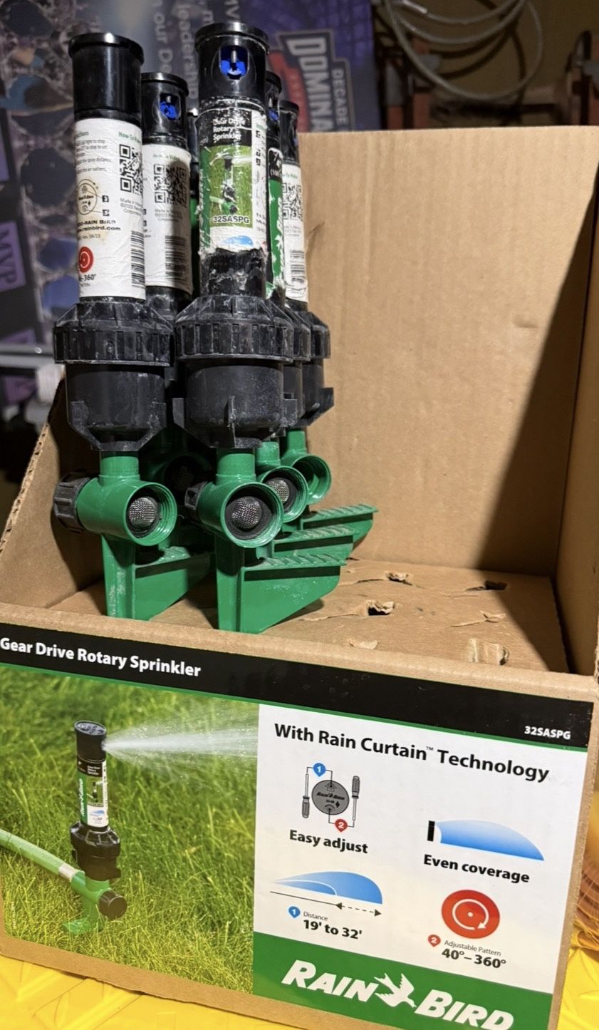 Rain Bird 3200 sq. ft. 32SA Gear Drive Rotor Sprinkler on a Spike w/Rain Curtain Technology, 40-360° Pattern, Adjustable 19-32 ft.
