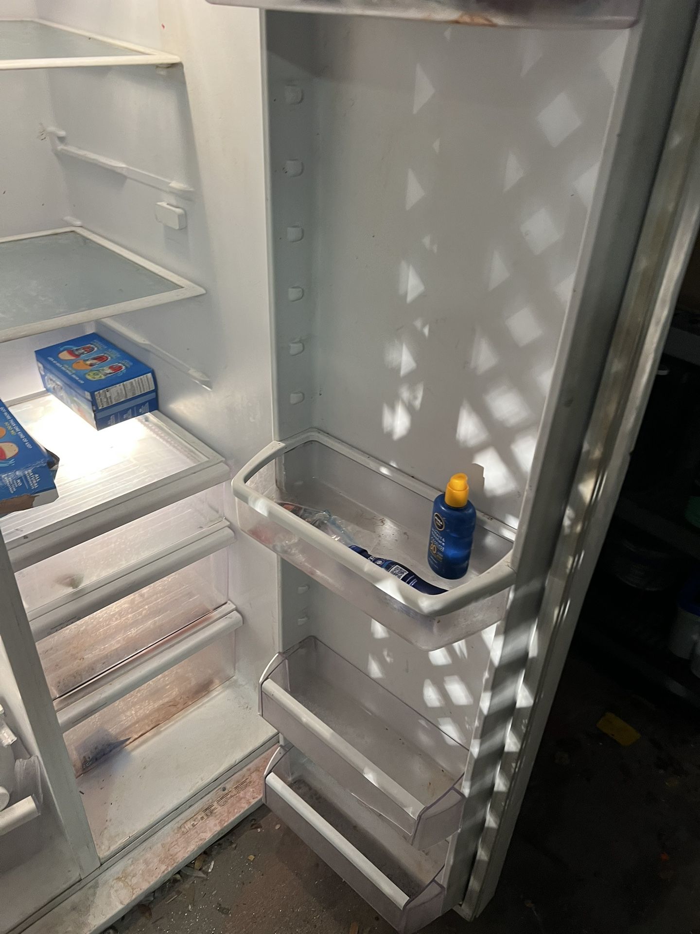 Refrigerator