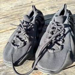 Adidas Yeezy 450 in "Dark Slate" SIZE 10 GREAT CONDITION 