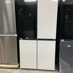 Samsung Bespoke 4 Door Flex Refrigerator With Beverage Center In White Glass