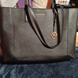 Micheal kors tote