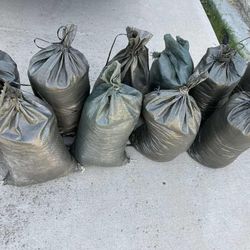 Free Dirt – 17 Bags (Great for Leveling or Heavy Rain)