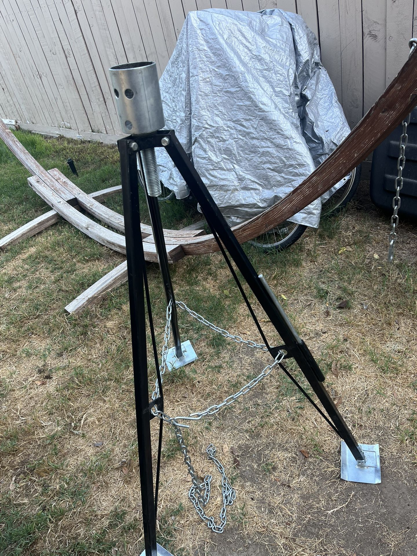 Fifth Wheel Tripod Stabilizer