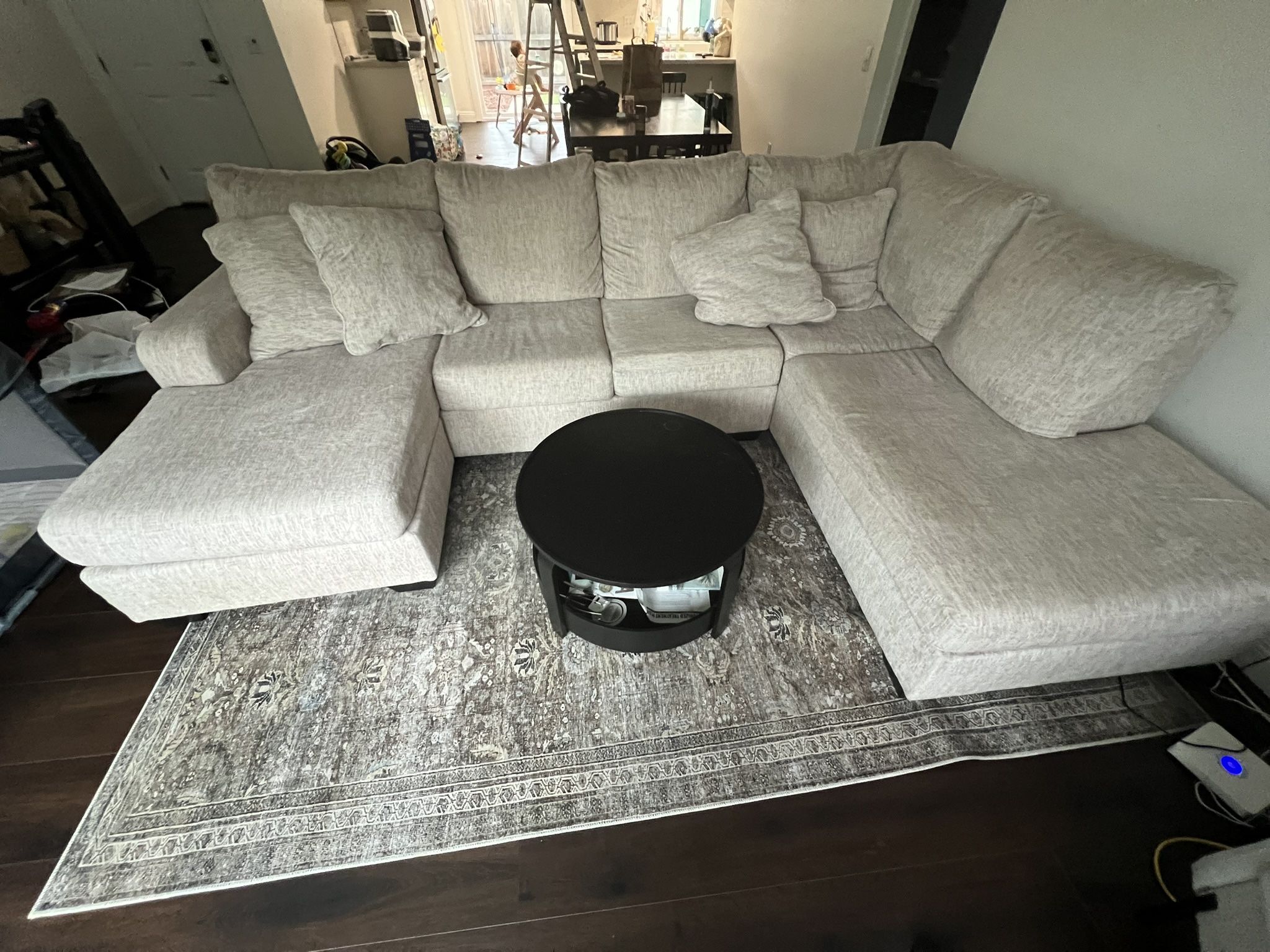 Living spaces Couch Sectional Beige Like New