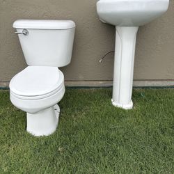 GLACIER BAY Modern Combo SET- Pedestal Sink & Toilet Nice Used Condition! 