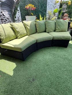 Beautiful 3-piece patio set in good condition.