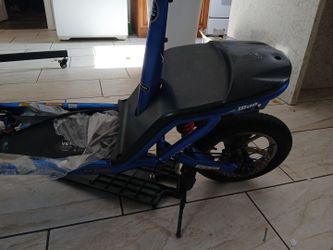 E Zip Electeic Scooter