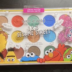 Wet N Wild Sesame Street Eyeshadow Pallet ( NEW ) 