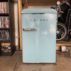 Galanz Mini Fridge Retro Blue Refrigerator And Freezer 28x18x18