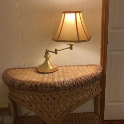 LOOKS NEW BRASS FINISHED EXECUTIVE DESK LAMP