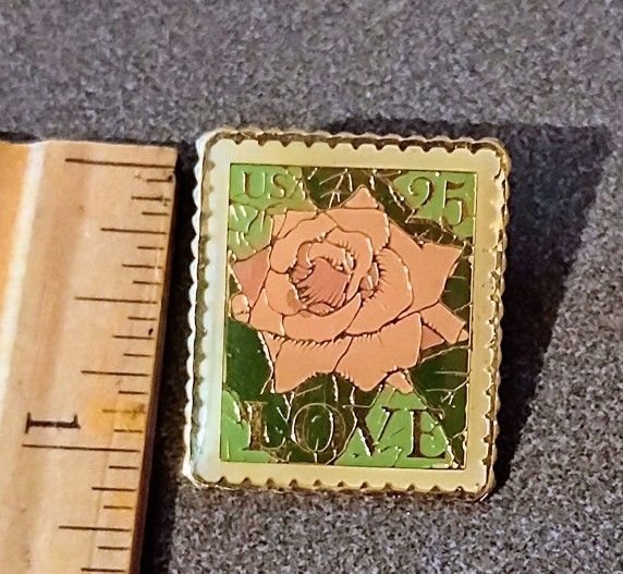 USPS Flower Rose Love 25 cent Postage Stamp Vintage Collectible Lapel Pin A-1
