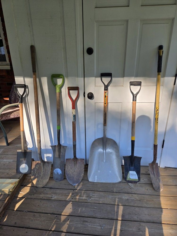 Variety Of Shovels.Please Message for Individual Pricing. "CHECK OUT MY PAGE FOR MORE DEALS "