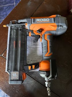 Rigid 18 Gauge Brad Nailer R213BNF3