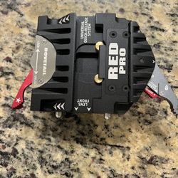 RED PRO Quick Release Plate + Universal Mount V2