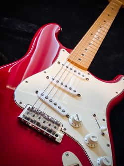 Fender vintage Stratocaster standard metallic crimson red strat electric guitar 6 string