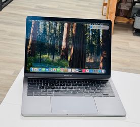 MacBook Pro 256GB Core i5 Touch Bar  Core i7 - Good for School or work
