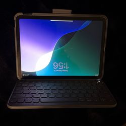 Apple iPad A16 With Logitech Keyboard case