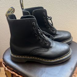 Dr. Martins 
