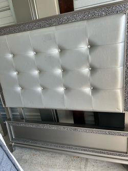 Queen Silver Tufted Upholstered Bed Frame