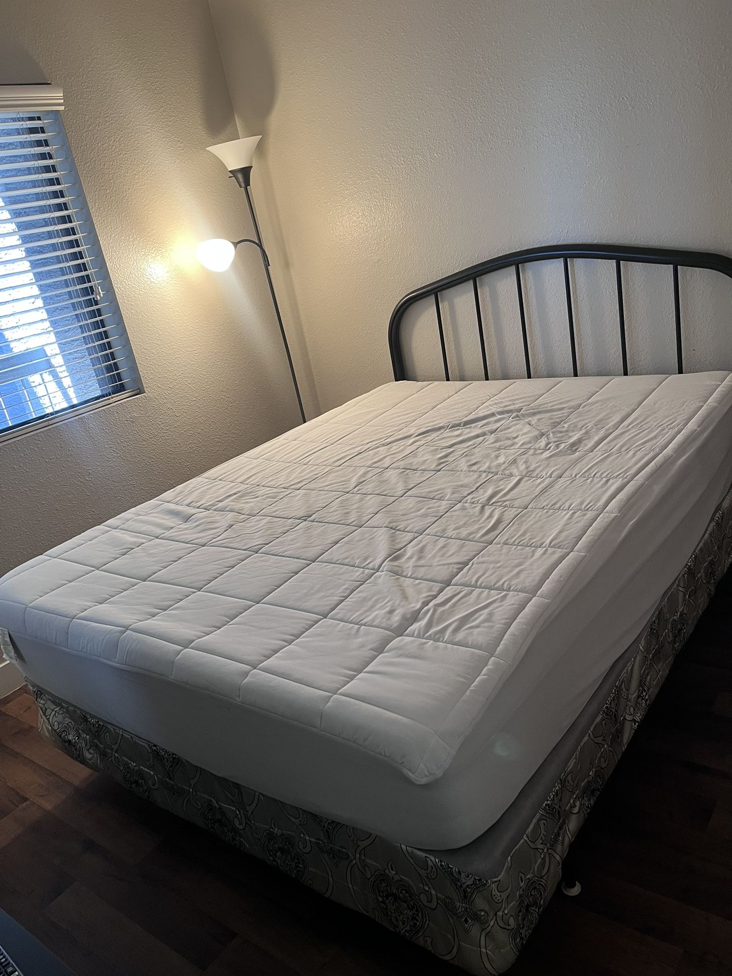 Queen Mattress & Box Spring for Sale in Phoenix, AZ OfferUp
