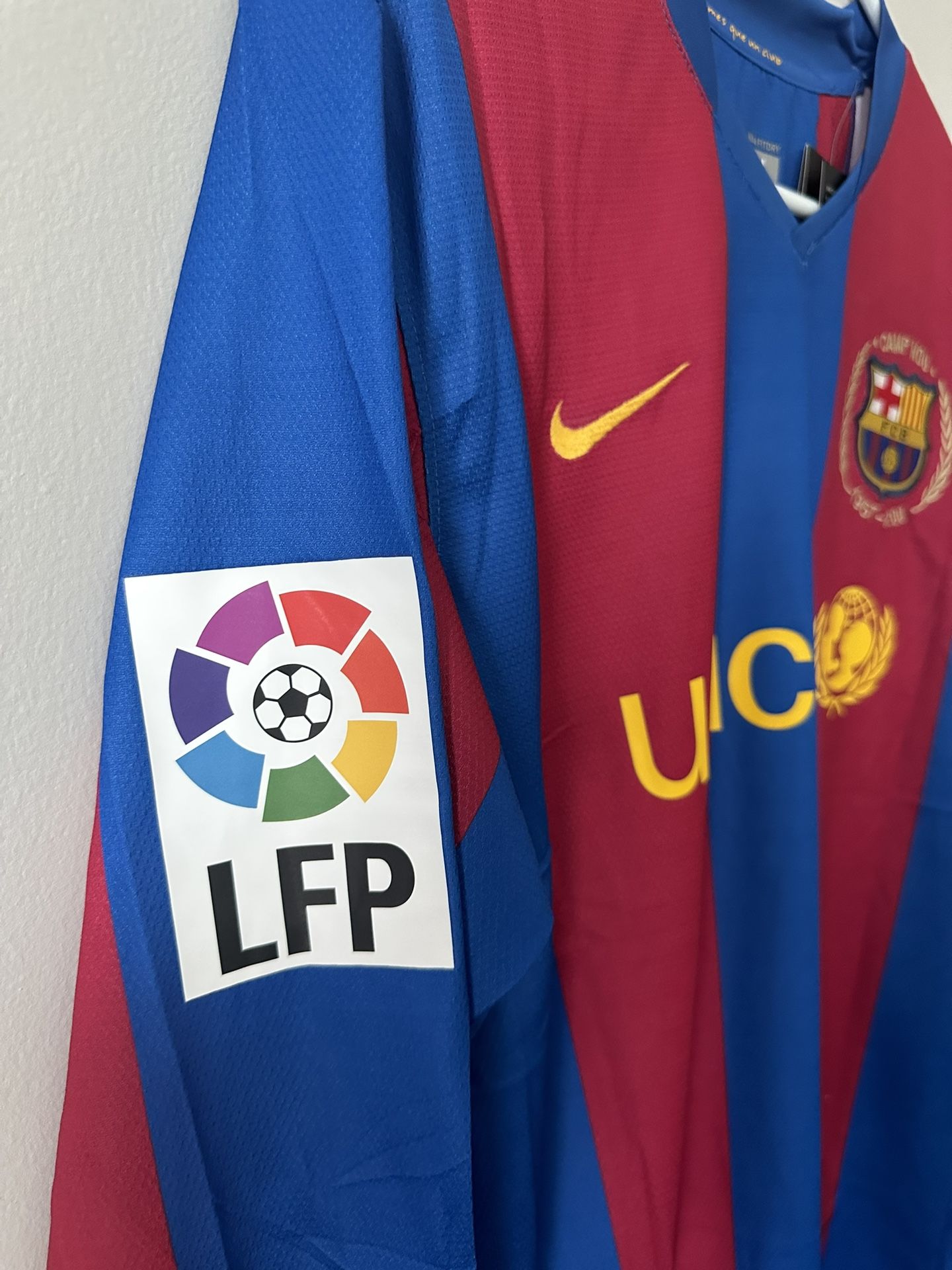 Ronaldinho Barcelona Jersey Size-L for Sale in Los Angeles, CA - OfferUp