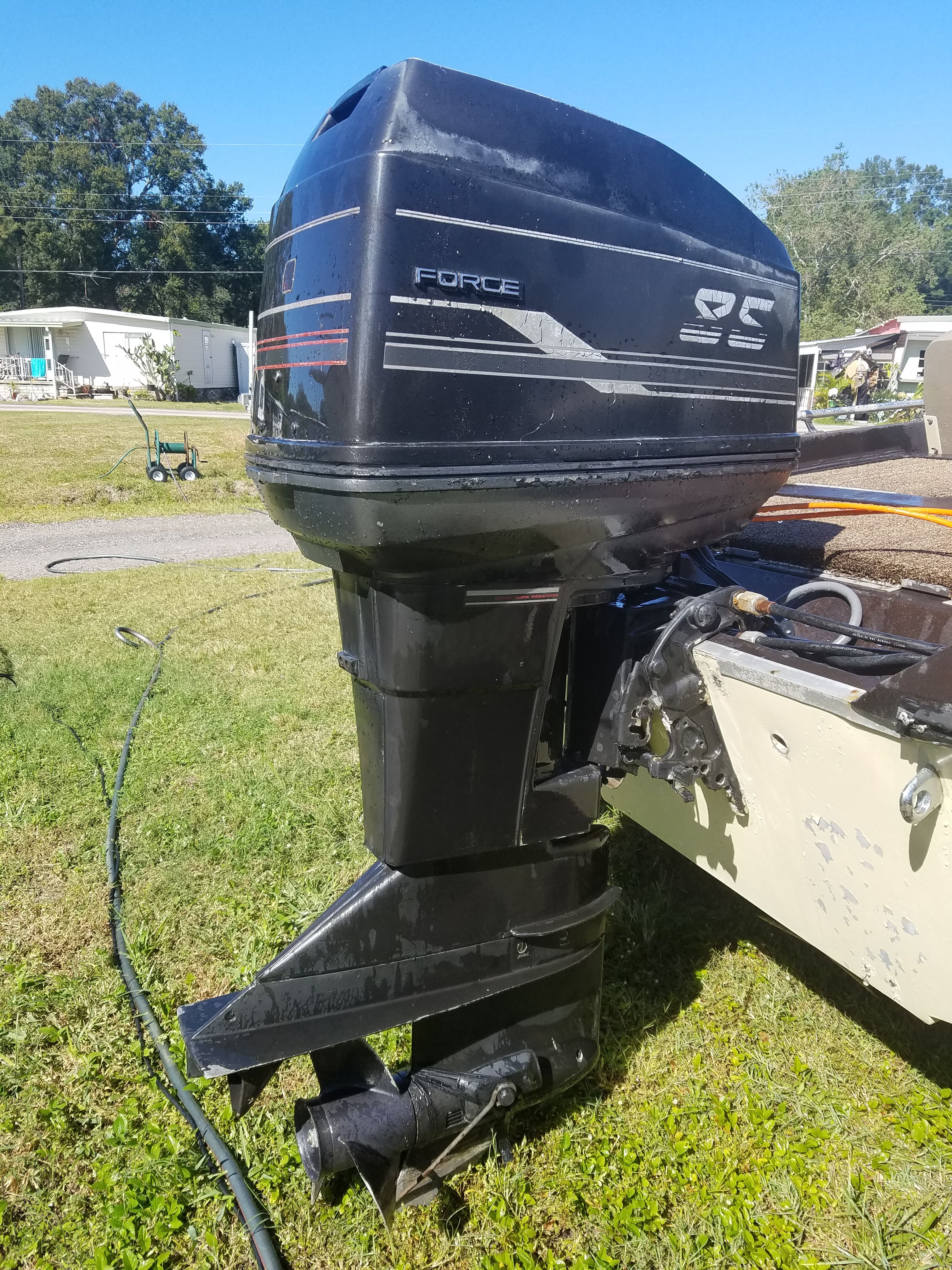 Who Makes Force Outboard Motors  