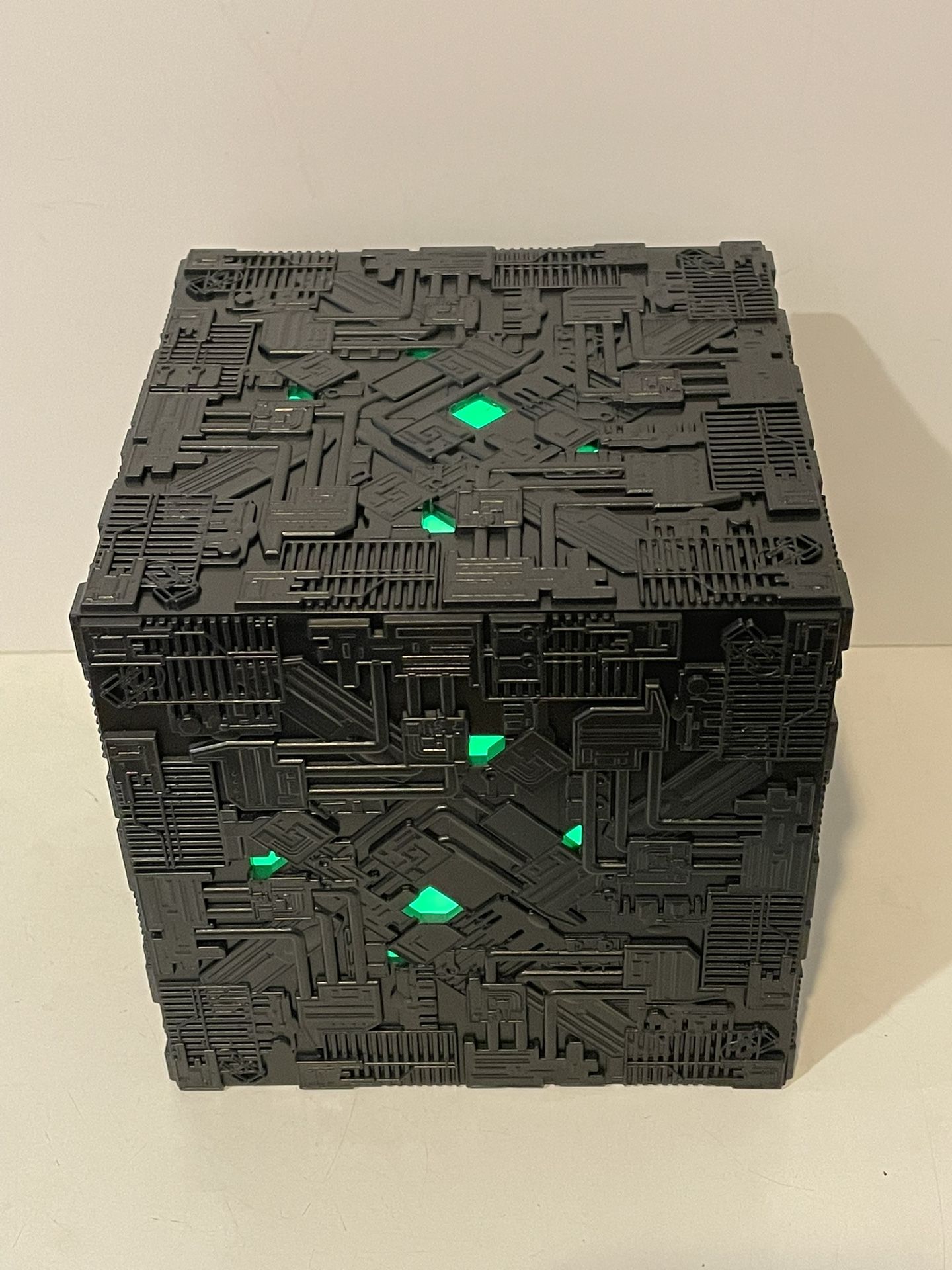 STAR TREK BORG CUBE