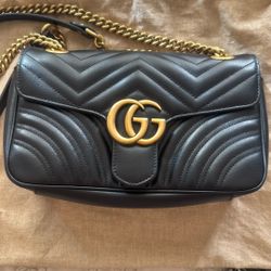 Gucci Medium Marmont Crossbody Bag 