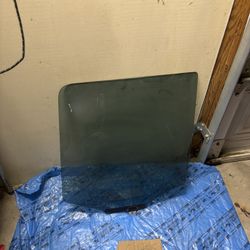 2002-2005 LandRover Freelander Left Rear Door Glass OEM 43R-007028