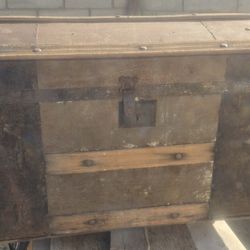 Wooden Truck Chest