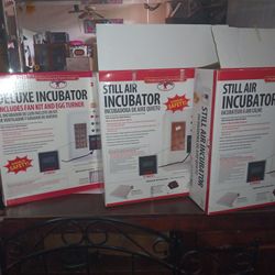 Deluxe Incubator And Egg Turner-3 Incubators