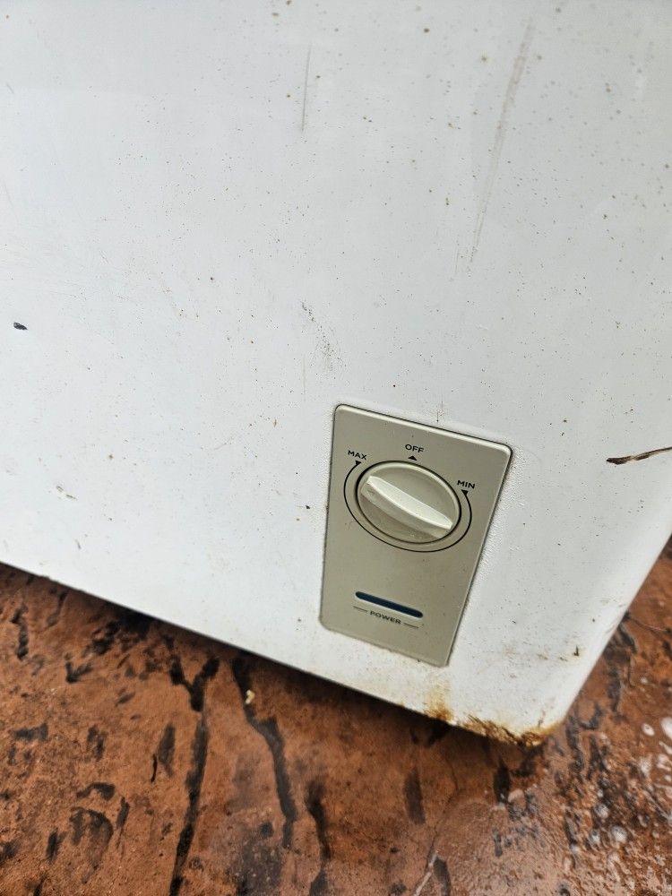 Freezer 3' X 2'