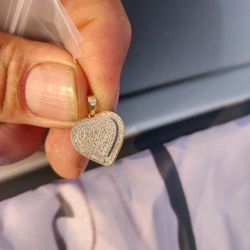 Corazon Con Diamond  10 Kt 