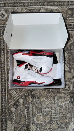 Jordan 5 Retro Fire Red Black Tongue size 10.5 men new