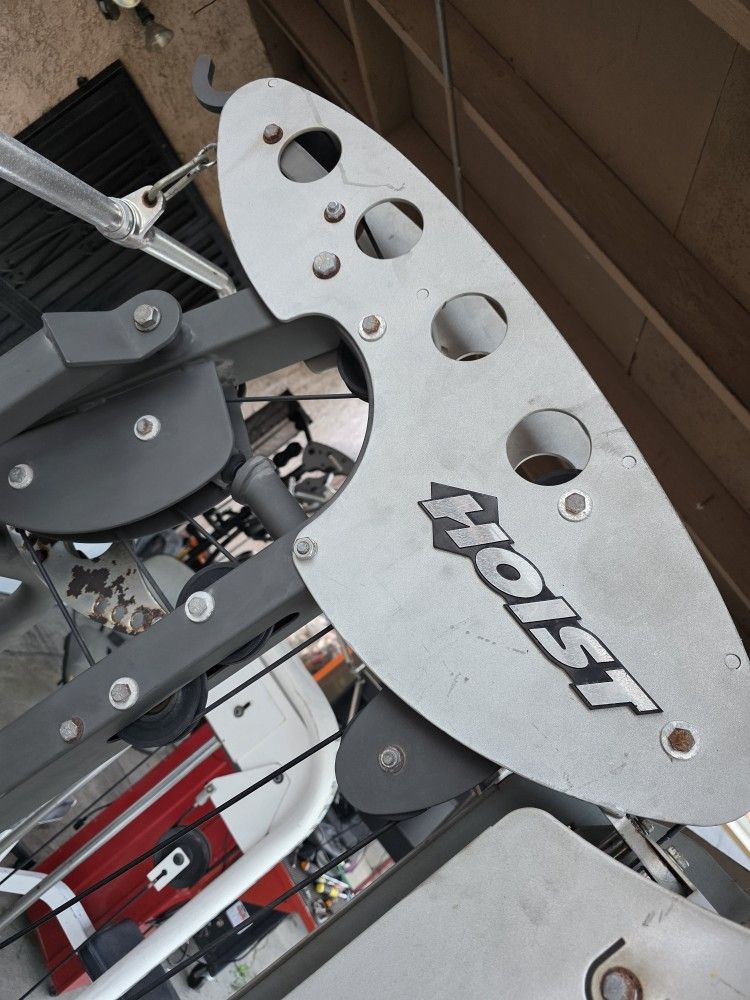 HOIST V4 200 Pounds  Exercise Fitness Workout Home Gym Weight Machine 