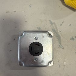 NEMA L5-30R Locking Receptacle with 4 square RS cover Plate