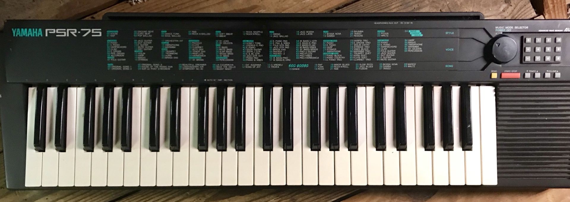 Yamaha PSR-75 Electronic Keyboard