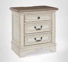 Signature Design by Ashley 3 Drawer Nightstand Set of 2